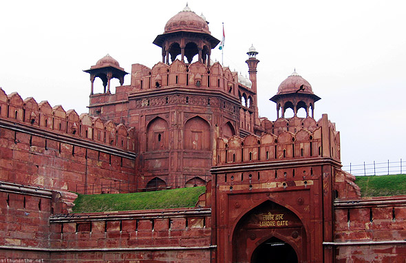 red-fort-lahore-gate